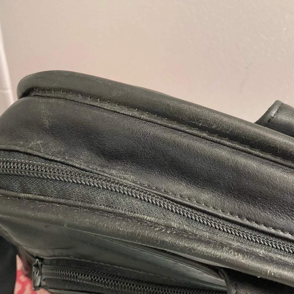 Tumi black leather mens briefcase bag